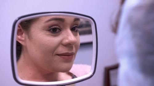 Dr. Pimple Popper Season 1 Episode 1 - The Lipoma Whisperer