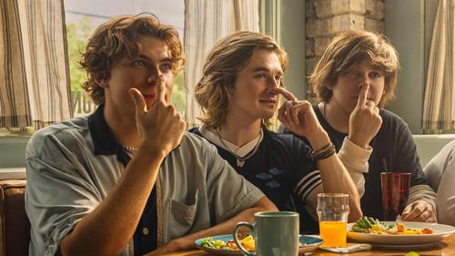 The Runarounds Season 1 Episode 2 - Morning Glory