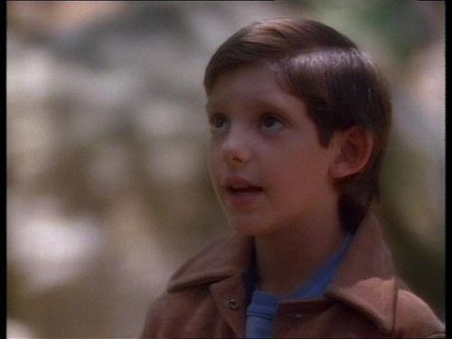 The Twilight Zone Season 2 Episode 2 - What Are Friends For? / Aqua Vita