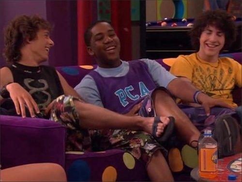 Zoey 101 Season 3 Episode 3 - Hot Dean