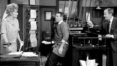 The Lucy Show Season 1 Episode 17 - Lucy Becomes a Reporter