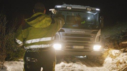 Ice Road Rescue Season 8 Episode 6 - Road Closed!