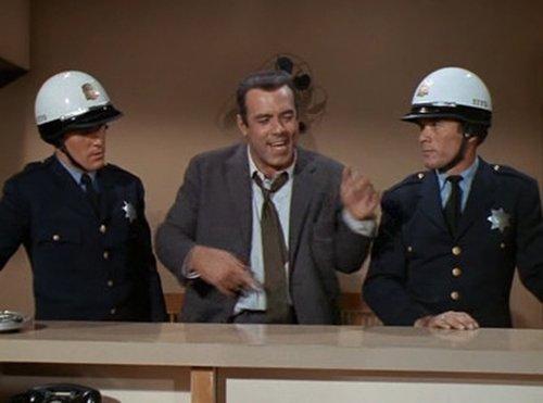 Ironside Season 1 Episode 19 - To Kill a Cop