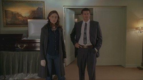 Bones Season 1 Episode 20 - The Graft in the Girl