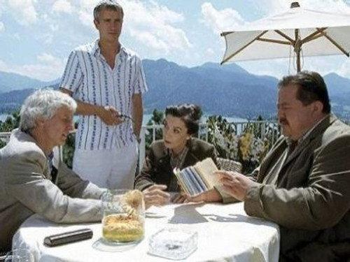 Die Rosenheim-Cops Season 4 Episode 10 - Mord im Paradies