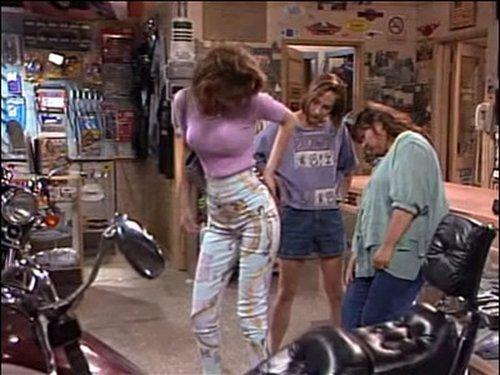 Roseanne Season 5 Episode 1 - Terms of Estrangement (1)