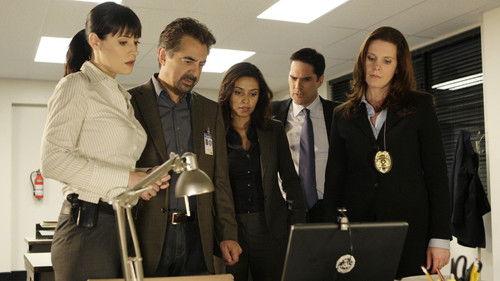 Criminal Minds Season 4 Episode 9 - 52 Pickup