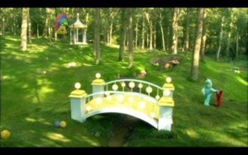 In the Night Garden Season 1 Episode 49 - Igglepiggle Goes Visiting
