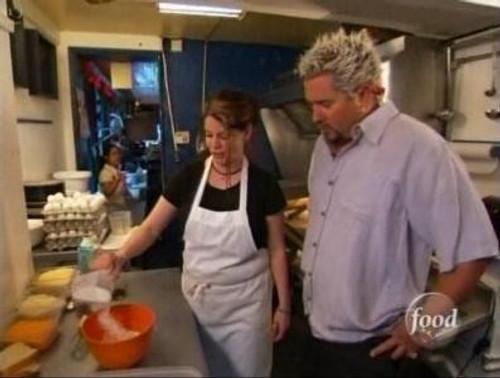Diners, Drive-Ins and Dives Season 3 Episode 10 - Comfort Food