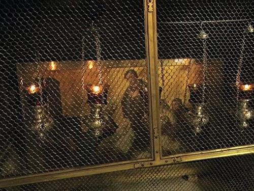 Expedition Unknown Season 2 Episode 8 - True Cross of Christ