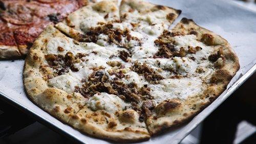 The Pizza Show Season 1 Episode 2 - Is New Haven Pizza Better Than New York?