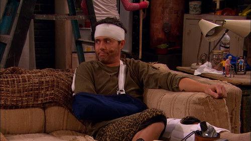 iCarly Season 2 Episode 4 - iHurt Lewbert