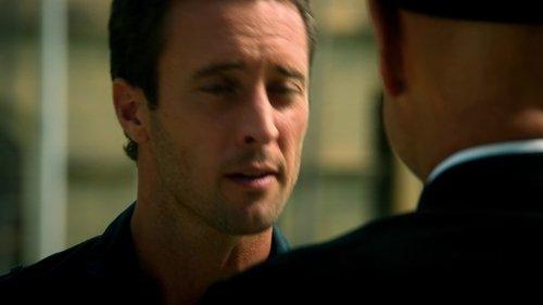 Hawaii Five-0 Season 2 Episode 11 - Pahele (Trapped)
