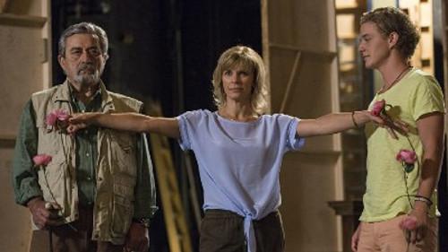 Csak színház és más semmi Season 1 Episode 2 - Episode 2