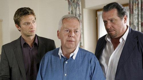 Die Rosenheim-Cops Season 9 Episode 16 - Urlaubsreise in den Tod