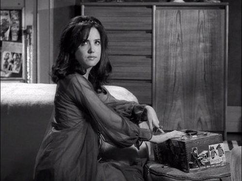 Felicity Season 2 Episode 11 - Help for the Lovelorn