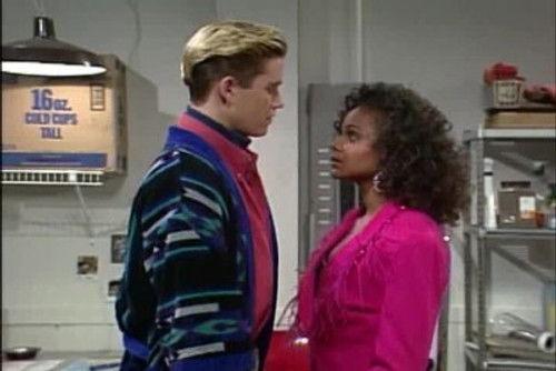 Saved by the Bell Season 4 Episode 5 - The Bayside Triangle