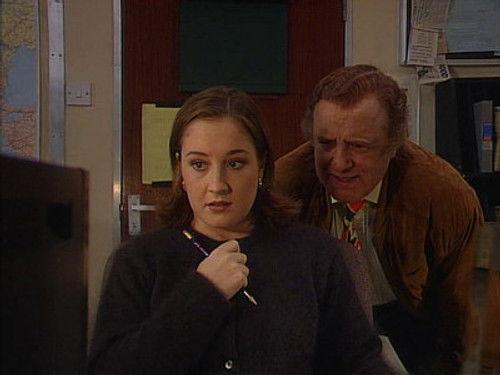 Drop the Dead Donkey Season 4 Episode 9 - Henry's Autobiography