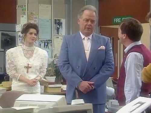 Drop the Dead Donkey Season 2 Episode 10 - The Evangelist