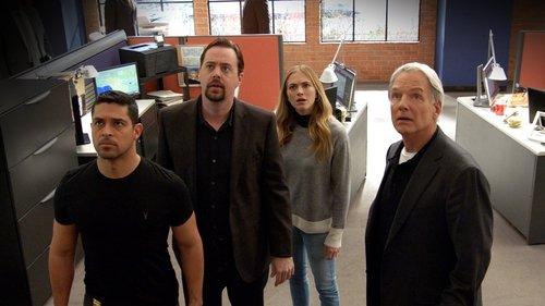 NCIS Season 15 Episode 18 - Death from Above