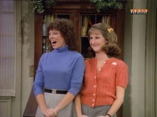 Happy Days Season 8 Episode 20 - Howard's Bowling Buddy