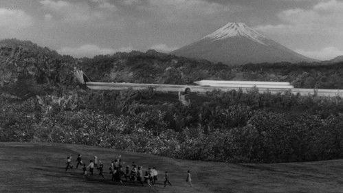 Ultra Q Season 1 Episode 10 - The Underground Super Express Goes West