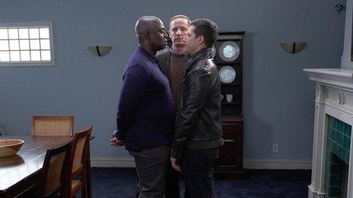 Brooklyn Nine-Nine Season 5 Episode 12 - Safe House
