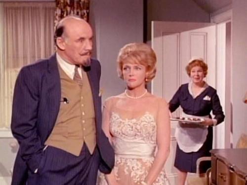 Hazel Season 2 Episode 28 - Hazel Sounds Her A's