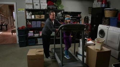 The Neighbors Season 2 Episode 4 - The One with Interspecies Friends