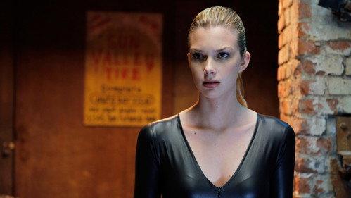 Stitchers Season 1 Episode 2 - Friends in Low Places
