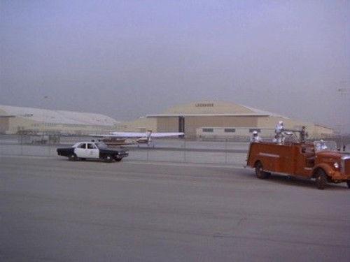 Adam-12 Season 2 Episode 18 - Log 124: Airport