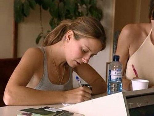 The Amazing Race Season 7 Episode 8 - Mow'em Down Like Grass