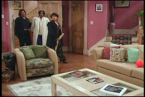 Living Single Season 1 Episode 19 - Mystery Date