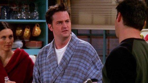 Friends Season 6 Episode 14 - The One Where Chandler Can't Cry (2)