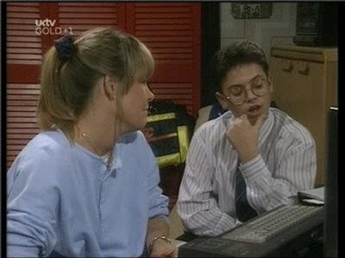 Birds of a Feather Season 2 Episode 14 - Jobs for the Girls