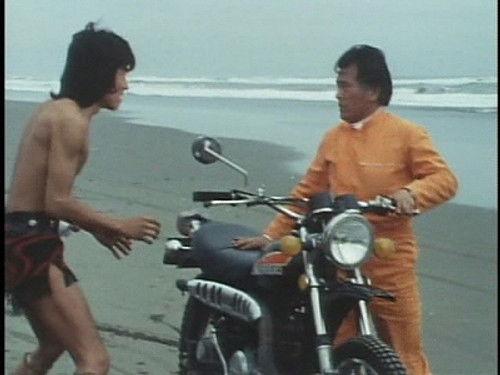 Kamen Rider Season 4 Episode 3 - The Strong, Naked, Fast Guy!