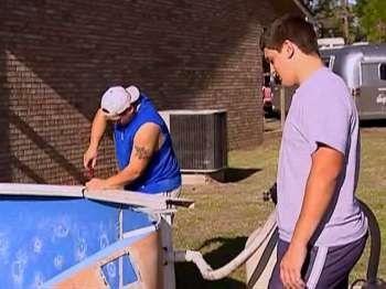 The Simple Life Season 2 Episode 4 - Making Sausages