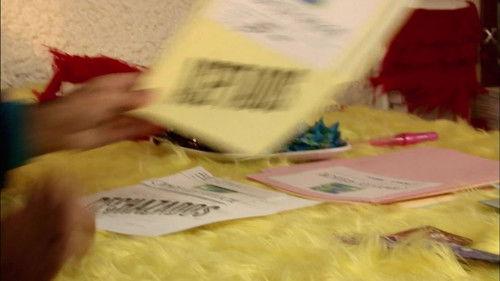 La familia P. Luche Season 2 Episode 18 - Identidad Falsa