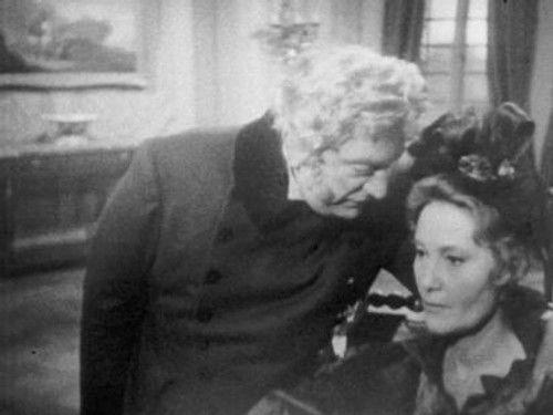 The camera explores time Season 5 Episode 1 - Episode 1