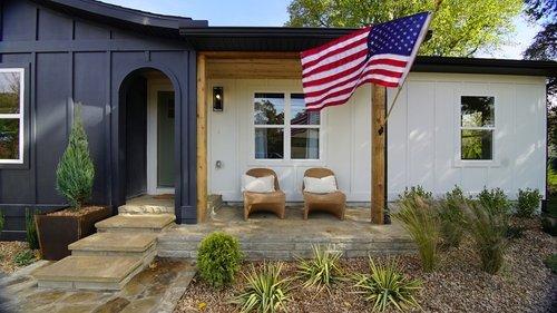 Fixer to Fabulous Season 4 Episode 10 - Cottage Gets a Modern Upgrade