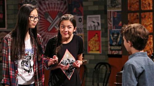 Bizaardvark Season 1 Episode 4 - Superfan