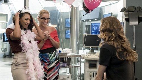 The Flash Season 4 Episode 5 - Girls Night Out