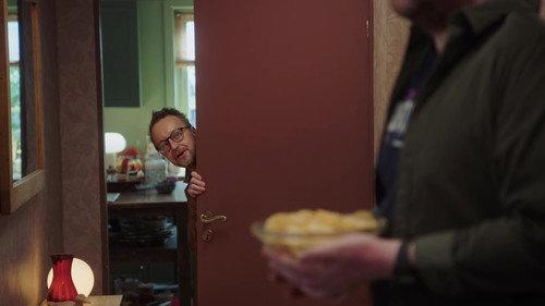 Familien Lykke Season 2 Episode 8 - Three ladies and a baby