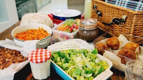 Gordon Ramsay's Home Cooking Season 1 Episode 15 - Picnic Day