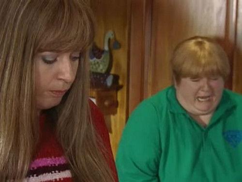 Kath & Kim Season 2 Episode 4 - Obsession