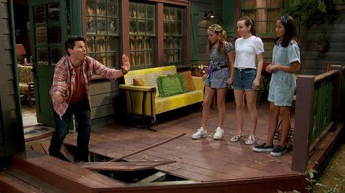 Sydney to the Max Season 2 Episode 14 - Bummer Rental