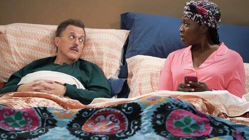 Bob Hearts Abishola Season 4 Episode 9 - Idle Nigerians