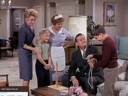 Hazel Season 3 Episode 14 - Hazel's Nest Egg