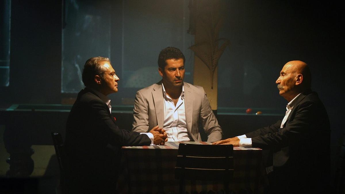 Ezel backdrop