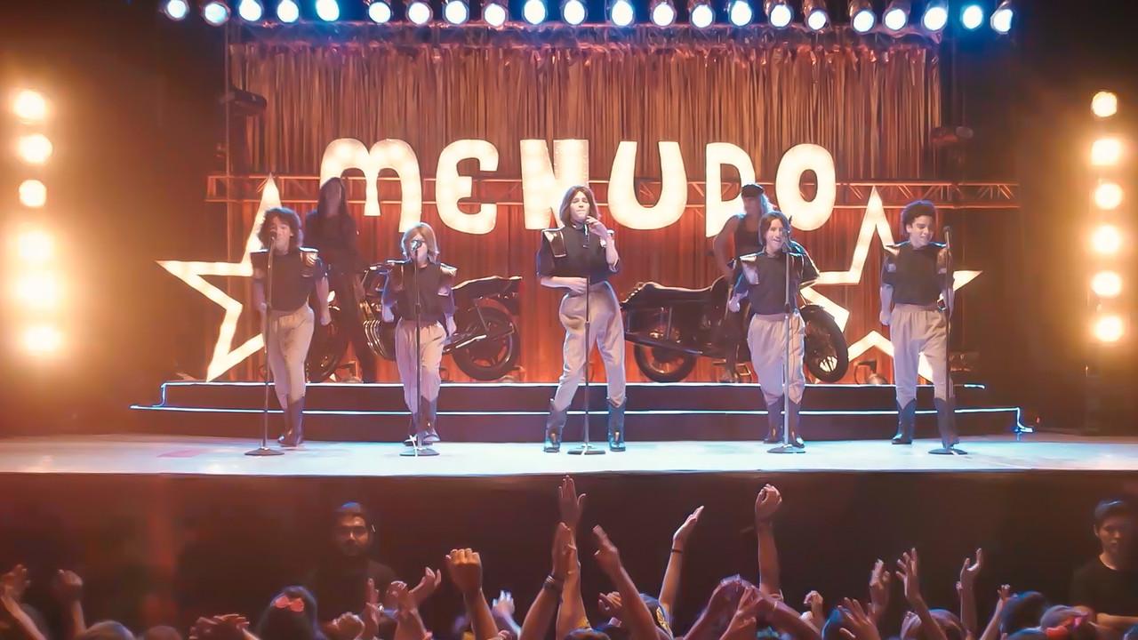 Súbete a mi moto backdrop